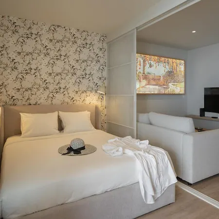 Monumental 10 By An Island