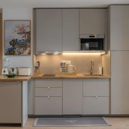 Apartment Monumental 10 By An Island