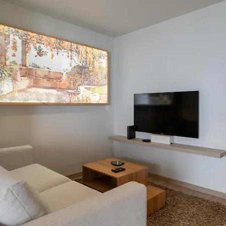 Monumental 10 By An Island