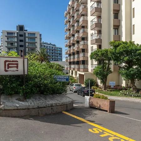 Apartment Monumental 10 By An Island *