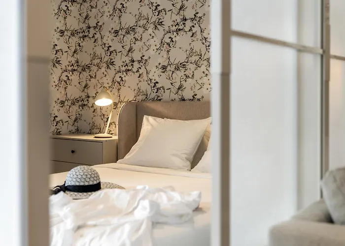 Monumental 10 By An Island Funchal (Madeira)