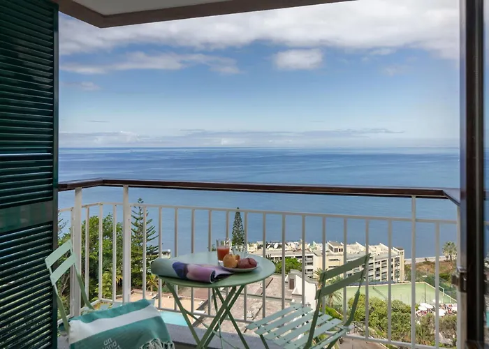 Monumental 10 By An Island דירה