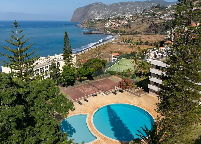 Monumental 10 By An Island * Funchal (Madeira)