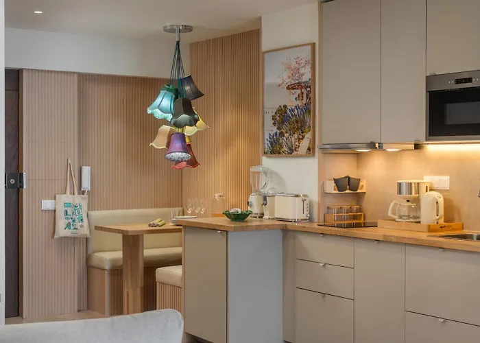 Monumental 10 By An Island *